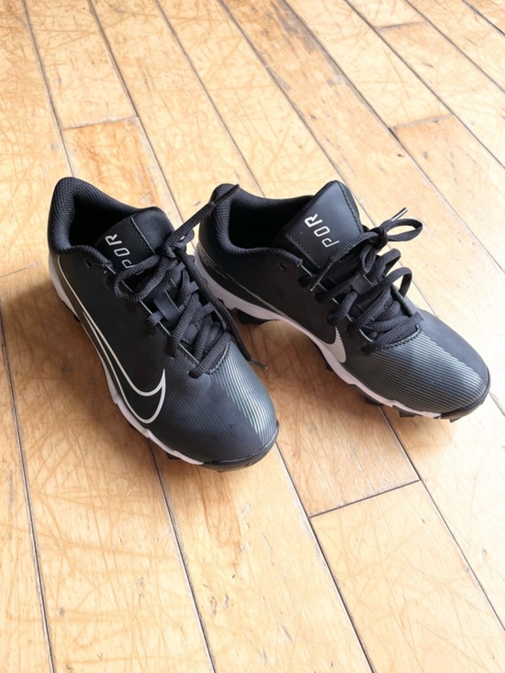 Nike Black & White Youth Baseball Cleats Size 3 Y
